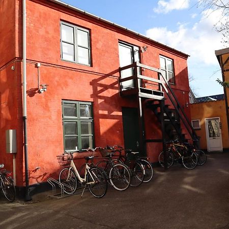 Charming Red Courtyard Apartment Copenhagen Luaran gambar