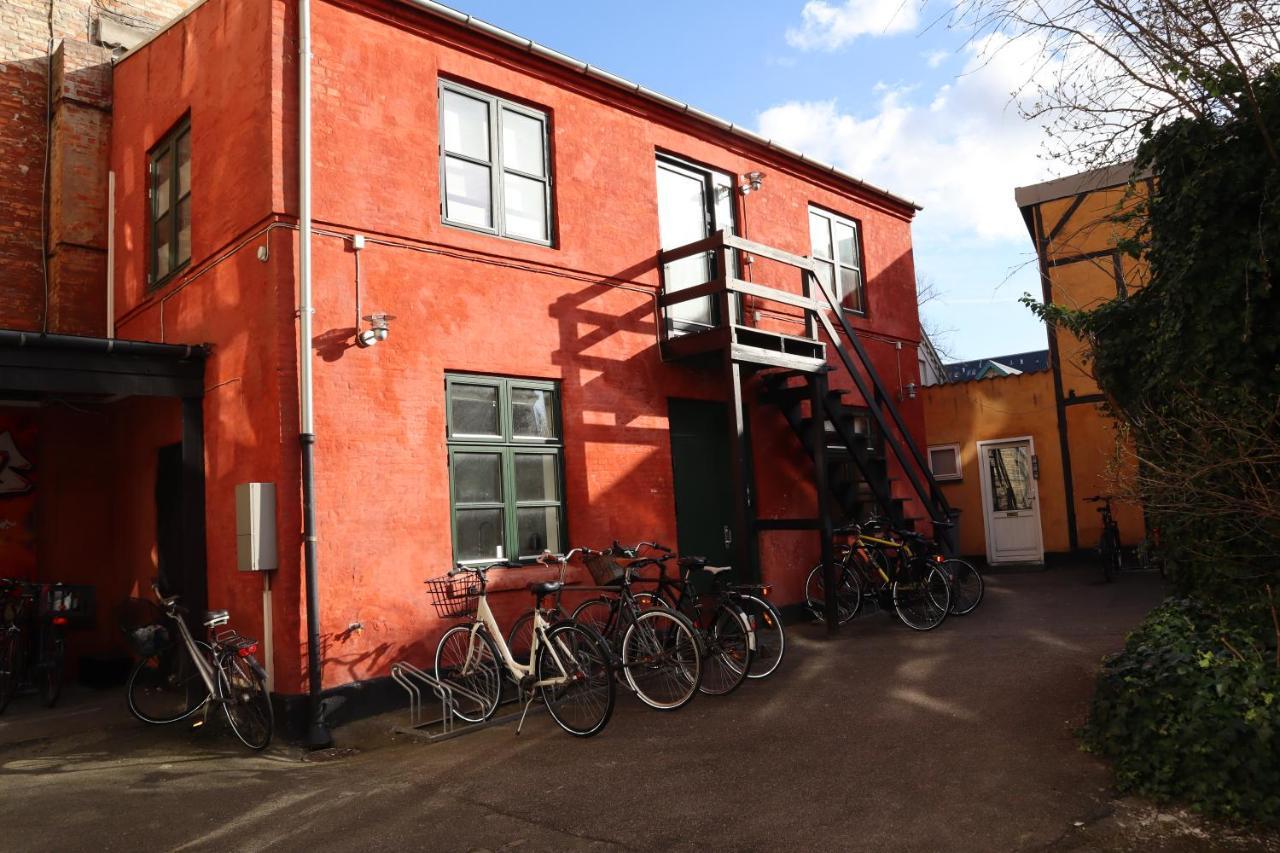 Charming Red Courtyard Apartment Copenhagen Luaran gambar